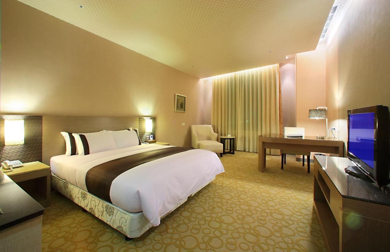 Shinkansen Grand Hotel Taichung Exteriör bild