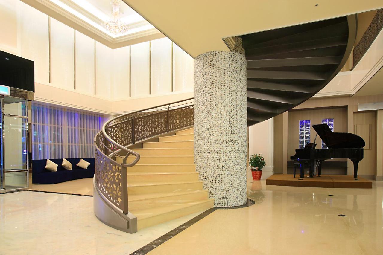 Shinkansen Grand Hotel Taichung Exteriör bild