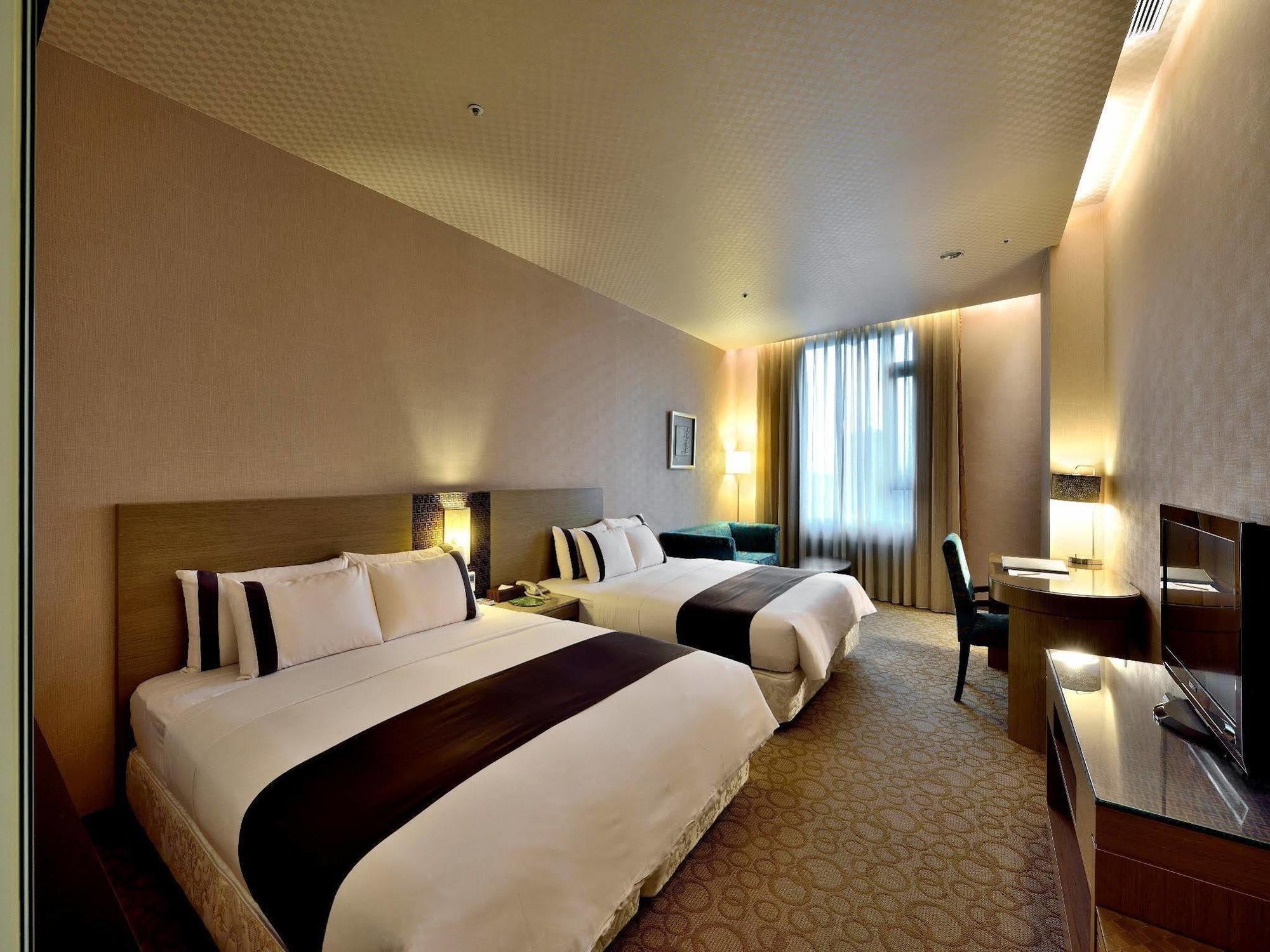 Shinkansen Grand Hotel Taichung Exteriör bild