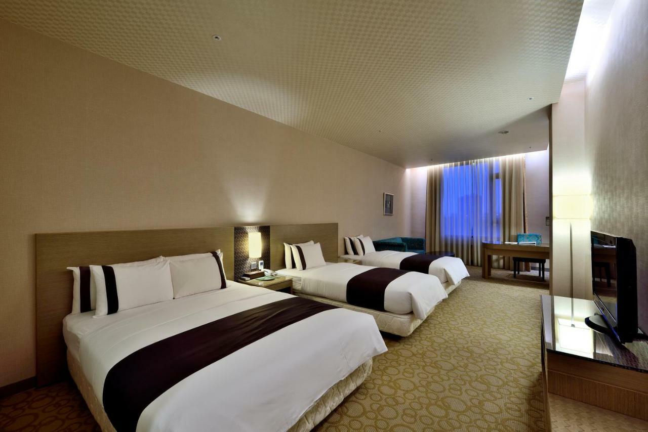Shinkansen Grand Hotel Taichung Rum bild
